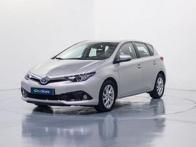 Usado Toyota Auris Hybrid Active 136 CV (100 kW) 2018 Gris / plata Berlina