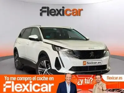 Usado Peugeot 5008 Allure 130 CV (95 kW) 2021 Blanco SUV