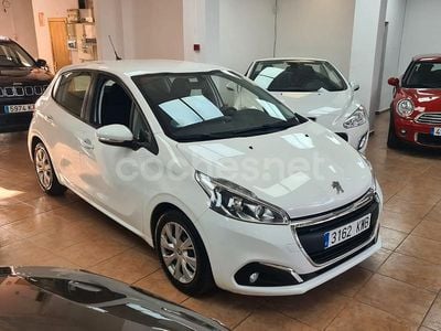 Blanco Usado 2019 Peugeot 208 Active Utilitario | 9900 € (Precio justo)