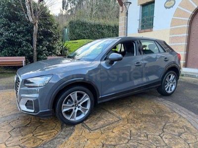Usado Audi Q2 Design 116 CV (85 kW) 2020 Gris / plata SUV