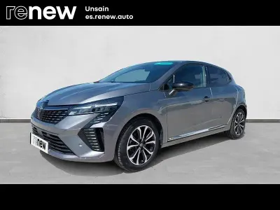 Usado Renault Clio V Techno 100 CV (73 kW) 2025 Gris Berlina