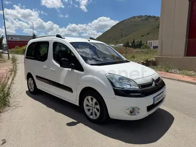 Usado Citroën Berlingo 112 CV (82 kW) 2012 Blanco Monovolumen