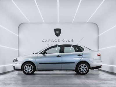 Usado Seat Cordoba Sport 101 CV (74 kW) 2007 Gris / plata Berlina