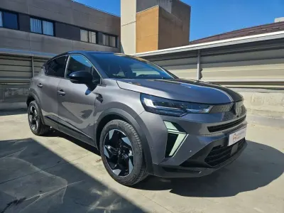Usado Renault Captur Techno 140 CV (102 kW) 2025 Gris SUV