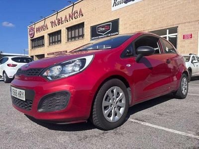 Burdeos Usado 2013 Kia Rio Utilitario | 10.900 €
