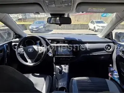 Usado Toyota Auris Hybrid