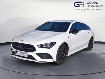 Blanco Usado 2021 Mercedes CLA200 Shooting Brake AMG line Familiar | 31.500 € (Un poco caro)