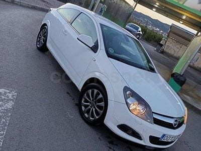 Usado Opel Astra GTC Sport 110 CV (80 kW) 2010 Blanco Berlina