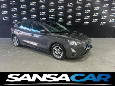 Usado Ford Focus Trend 120 CV (88 kW) 2022 Marrón Berlina