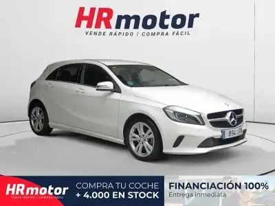 Käytetty Mercedes A180 Urban 122 HP (89 kW) 2016 Valkoinen Sedan