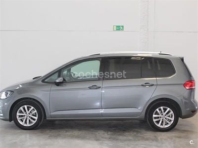 Gris / plata Usado 2018 VW Touran Advance Monovolumen | 19.900 € (Precio justo)
