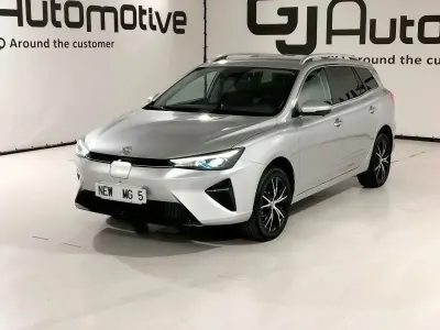 Usado MG MG5 EV Luxury 130 kW (177 HP) 2023 Cinzento Carrinha