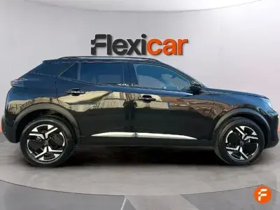 Usado Peugeot 2008 Active 100 CV (73 kW) 2023 Negro SUV