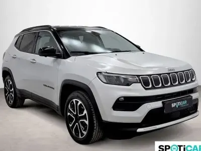Usado Jeep Compass Limited 130 CV (95 kW) 2022 Gris SUV