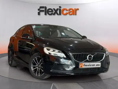 Usado Volvo V40 120 CV (88 kW) 2018 Negro Berlina