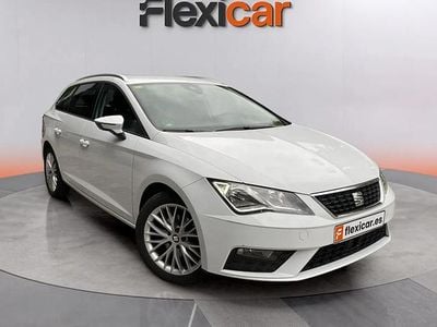 Usado Seat Leon ST Style 131 CV (96 kW) 2019 Blanco Familiar