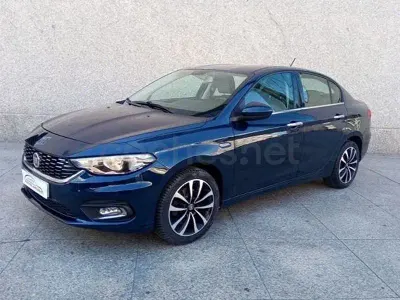 Usado Fiat Tipo Lounge 95 CV (69 kW) 2017 Azul Berlina