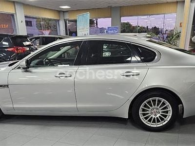 Gris / plata Usado 2017 Jaguar XF Pure Berlina | 8995 € (Super precio)