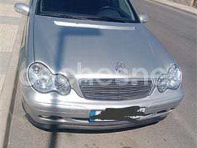 Usado Mercedes C220 Classic 143 CV (105 kW) 2003 Gris / plata Berlina
