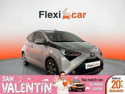 Usado Toyota Aygo X-play 72 CV (52 kW) 2021 Gris Utilitario