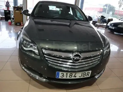 Usado Opel Insignia Business 140 CV (102 kW) 2015 Gris / plata Berlina