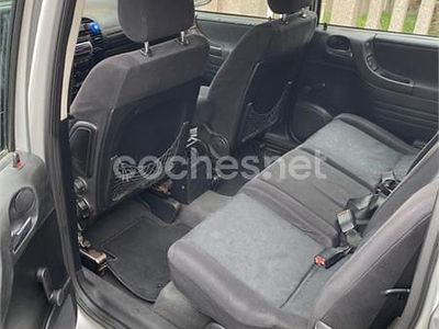 Usado Opel Zafira Elegance 82 CV (60 kW) 2001 Gris / plata Monovolumen