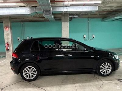 Usado VW Golf VII Advance 125 CV (91 kW) 2018 Negro Berlina