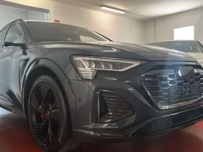 Usado Audi Q8 e-tron S-Line 300 kW (408 CV) 2023 Azul SUV