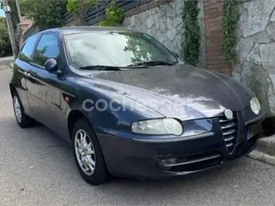 Usado Alfa Romeo 147 Distinctive 140 CV (102 kW) 2004 Azul Utilitario