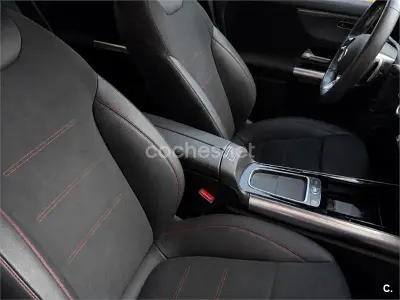 Usado Mercedes GLA200 150 CV (110 kW) 2024 Gris / plata SUV