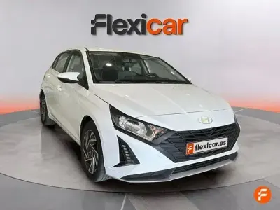 Usado Hyundai i20 100 CV (73 kW) 2024 Blanco Utilitario