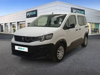 Usado Peugeot Rifter Active 100 CV (73 kW) 2022 Blanco Monovolumen