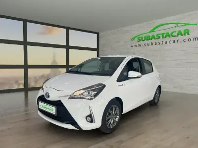 Usado Toyota Yaris Hybrid Active 100 CV (73 kW) 2019 Blanco Utilitario
