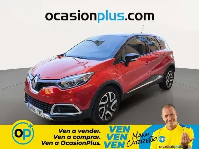 Usado Renault Captur XMOD 90 CV (66 kW) 2016 Rojo SUV