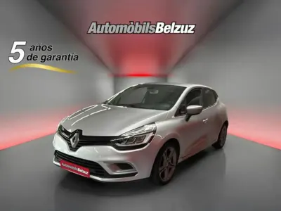 Usado Renault Clio Zen 90 CV (66 kW) 2019 Gris Utilitario