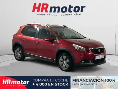 Usado Peugeot 2008 Signature Sky 100 CV (73 kW) 2019 Rojo SUV