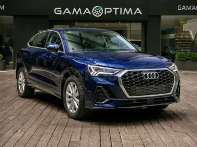 Usado Audi Q3 Sportback Attraction 245 CV (180 kW) 2021 Azul SUV