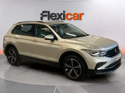 Usado VW Tiguan Life 150 CV (110 kW) 2024 Gris SUV
