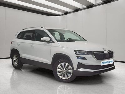 Usado Skoda Karoq Selection 115 CV (84 kW) 2024 Blanco SUV