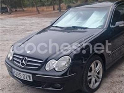 Negro Usado 2005 Mercedes CLK220 Avantgarde Coupe | 6000 € (Un poco caro)