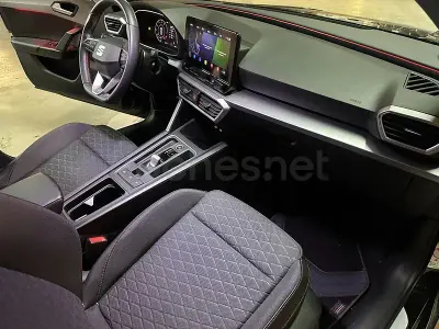 Usado Seat Leon FR 150 CV (110 kW) 2024 Negro Familiar
