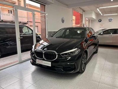 Usado BMW 118 136 CV (100 kW) 2022 Negro Utilitario