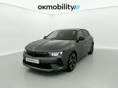 Usado Opel Astra GS Line 130 CV (95 kW) 2022 Vulkan gris / negro Utilitario