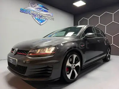 Usado VW Golf VII GTI 220 CV (161 kW) 2015 Gris / plata Berlina
