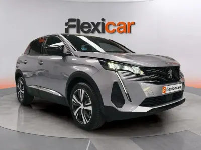 Usado Peugeot 3008 Allure 136 CV (100 kW) 2024 Gris SUV