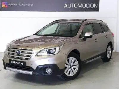 Usado Subaru Outback 150 CV (110 kW) 2016 Gris / plata Familiar