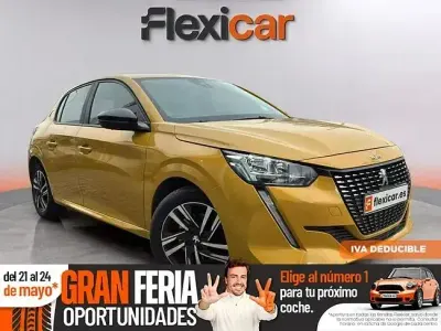 Usado Peugeot 208 Active 100 CV (73 kW) 2023 Amarillo Utilitario