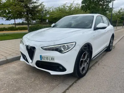 Usado Alfa Romeo Stelvio Ti 210 CV (154 kW) 2022 Blanco SUV