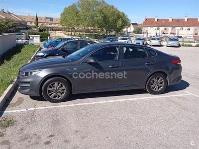 Usado Kia Optima 141 CV (103 kW) 2016 Gris / plata Berlina