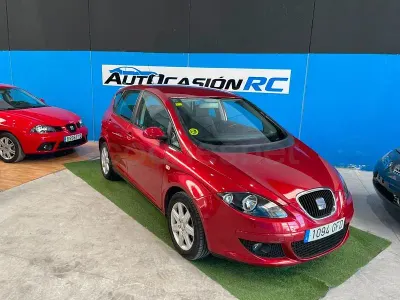 Usado Seat Altea Stylance 140 CV (102 kW) 2008 Granate Monovolumen